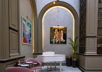 Hotel Painting